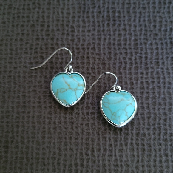 Iris & Lily Turquoise With Copper Veins Heart♥️ Drop⬇️ Earrings - Picture 2 of 15